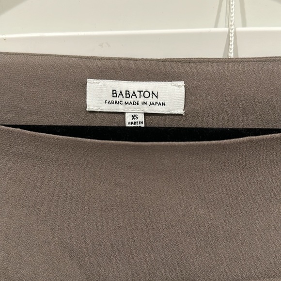 ARITZIA BABATON ✨ Off the Shoulder Chiffon Grey Business Blouse Top Size XS - Picture 3 of 5